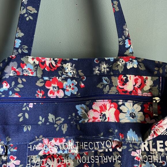 Robin Ruth | Charleston Lover Tourist Souvenir Travel Tote Bag - Picture 6 of 8